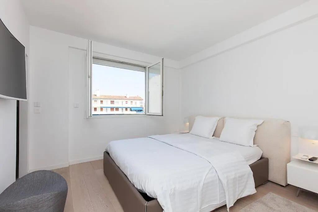 Modern 2 Bedrooms In The Centre Cannes 0*,  Francie